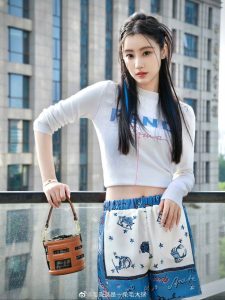 毛晓慧 原图去衣-脱衣论坛-社区-巨乳图库
