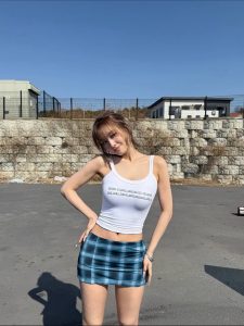 平井桃  原图去衣-脱衣论坛-社区-巨乳图库