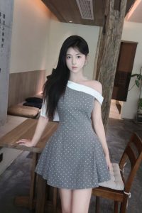 吕可盈  原图去衣-脱衣论坛-社区-巨乳图库