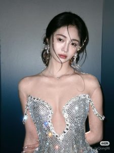 周洁琼  原图去衣 2-脱衣论坛-社区-巨乳图库