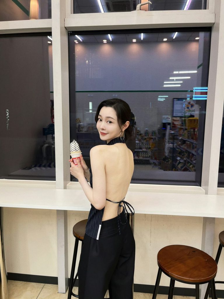 小说：美足地图（宋轶) 第5章-巨乳图库